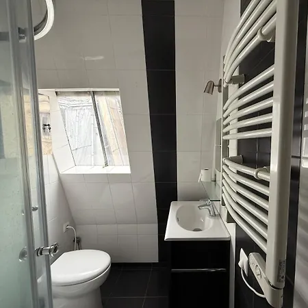 Apartmán 2 P - Ternes- Lumineux - Vue Sur Les Toits De Paříž
