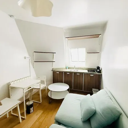 דירה 2 P - Ternes- Lumineux - Vue Sur Les Toits De פריז