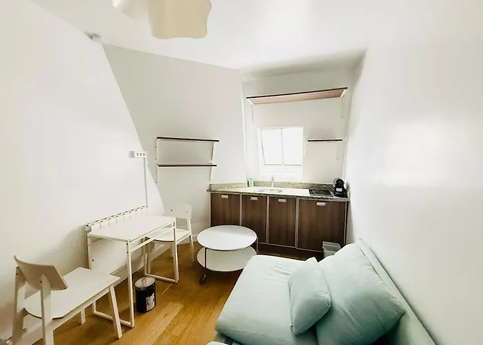 アパート 2 P - Ternes- Lumineux - Vue Sur Les Toits De パリ