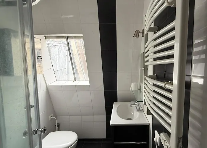 Appartement 2 P - Ternes- Lumineux - Vue Sur Les Toits De Parijs